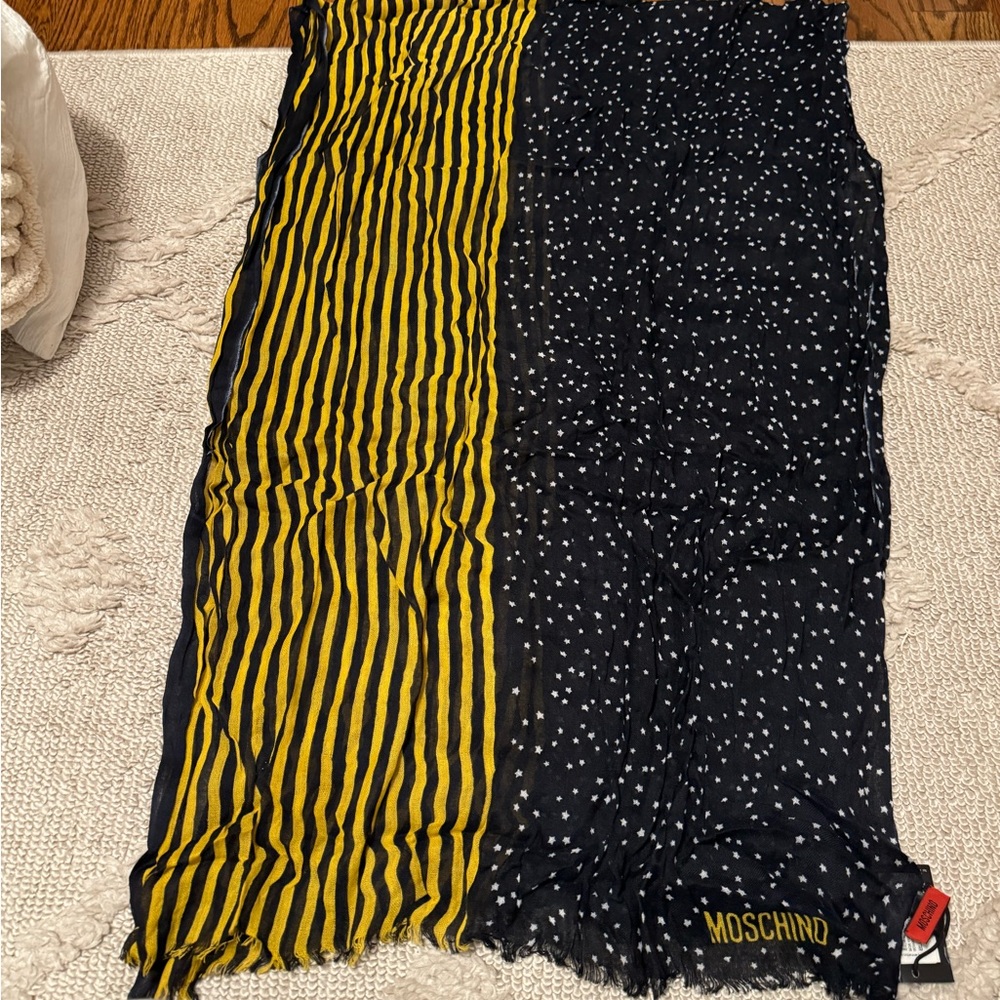 Moschino scarf